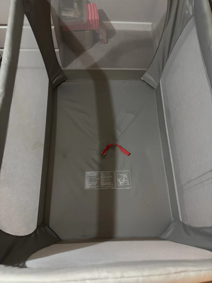 Graco Travel Cot - Image 3 of 4