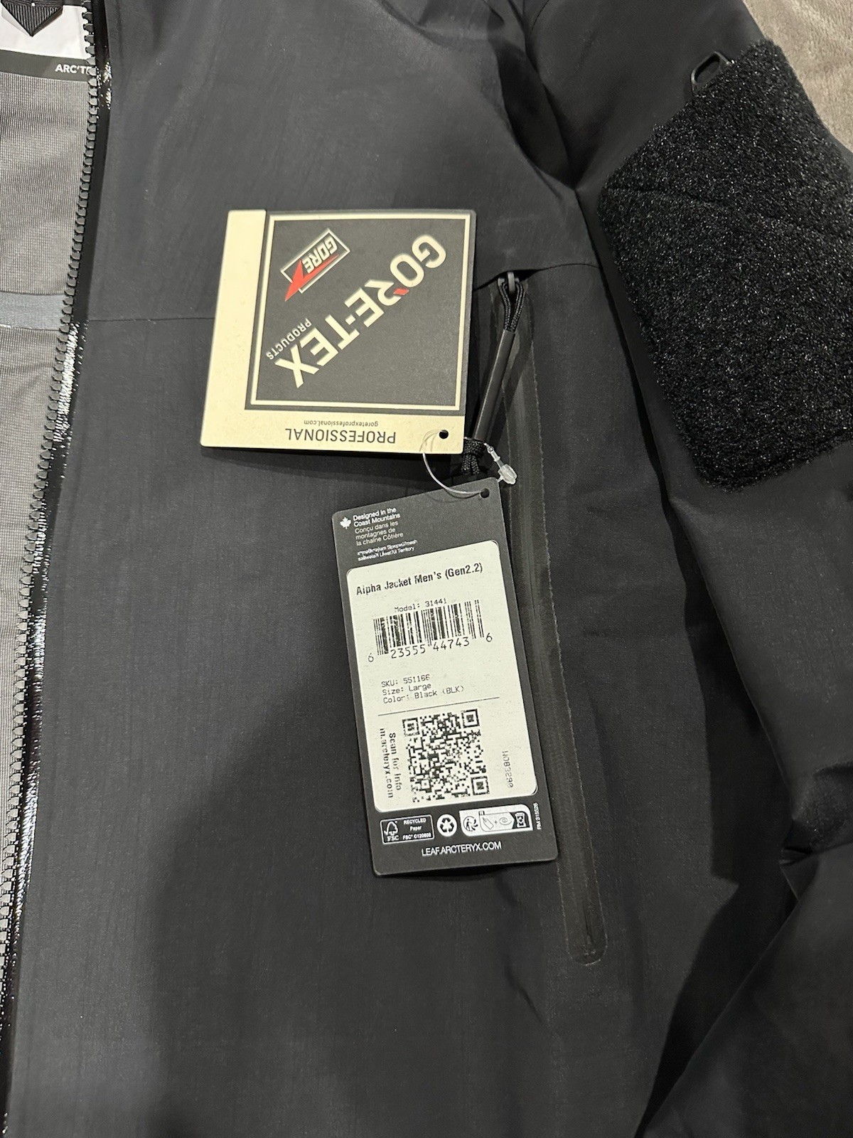 Arc’teryx LEAF Alpha Jacket Gen 2.2 - Large - Black image 4