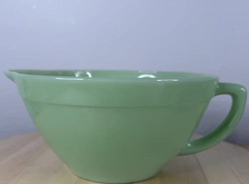 Vintage Anchor Hocking Jadeite Fire King Round Handled Batter Bowl 7½"D