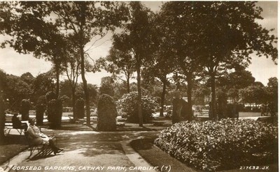 WALES Wales CARDIFF Gorsedd Gardens Cathay Park Card