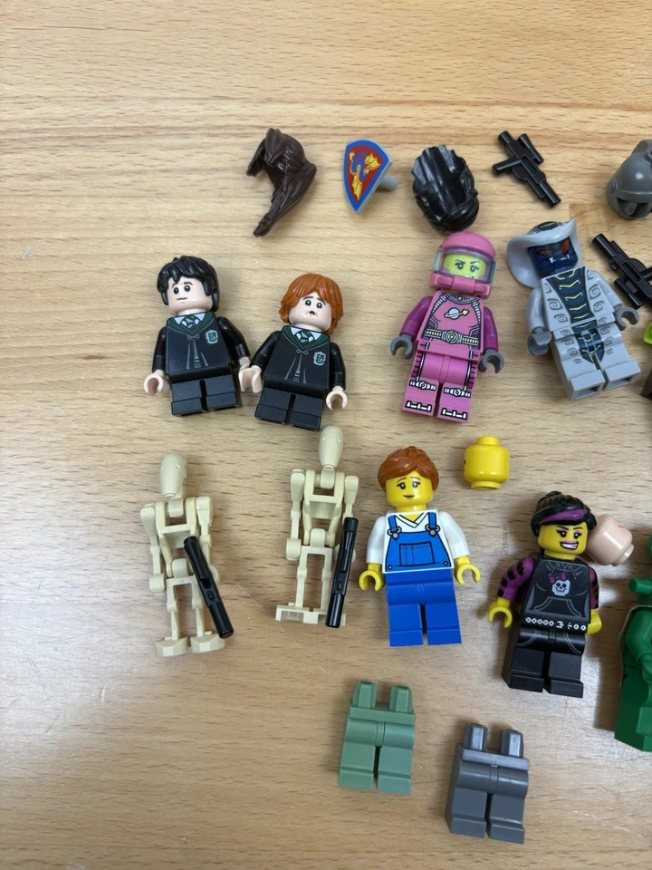 LEGO Lote Mixto Aleatorio de Minifiguras y Accesorios - Star Wars, Espacio, Etc... Foto 2 de 4