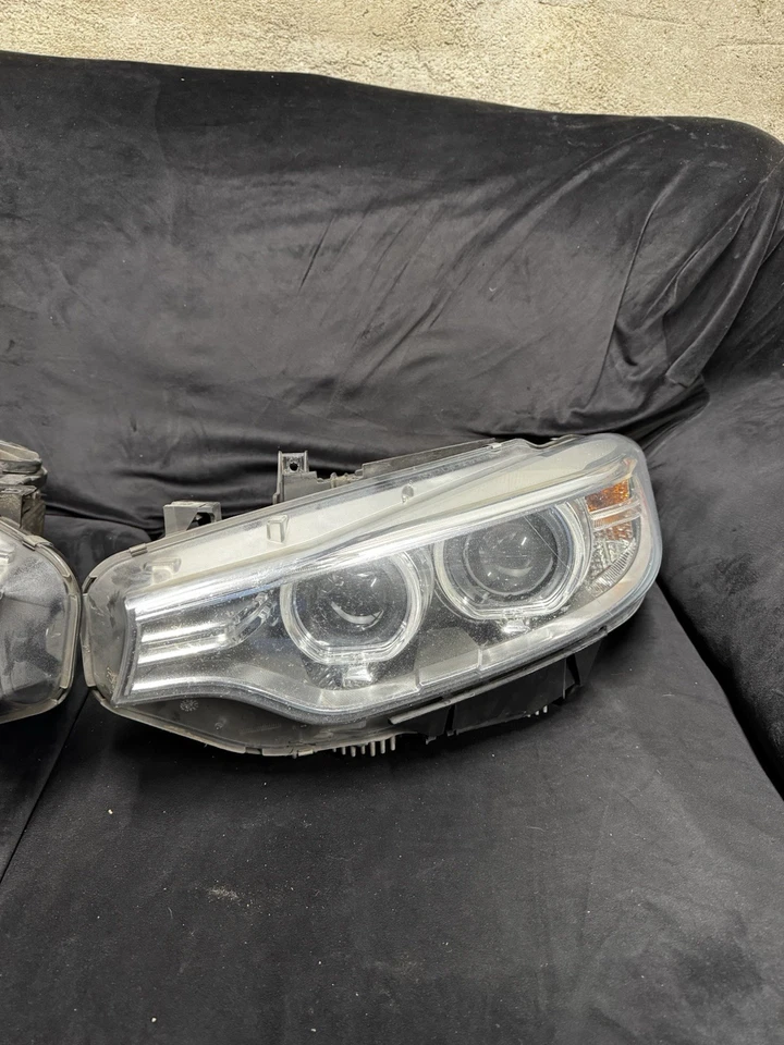 Faros de xenón OEM BMW M4 F82 (pre-LCI) - Par - Excelente estado Foto 2 de 4