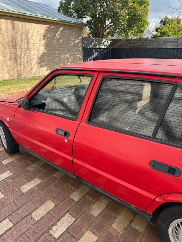 Alfa Romeo 33 1.7 I.E. (1988) 5D Hatchback Manual (1.7L - Electronic F/INJ)... - image 4 of 4