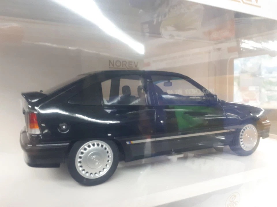 NV183617 Norev Opel Kadett GSi 1991 1/18 - Immagine 2 di 3