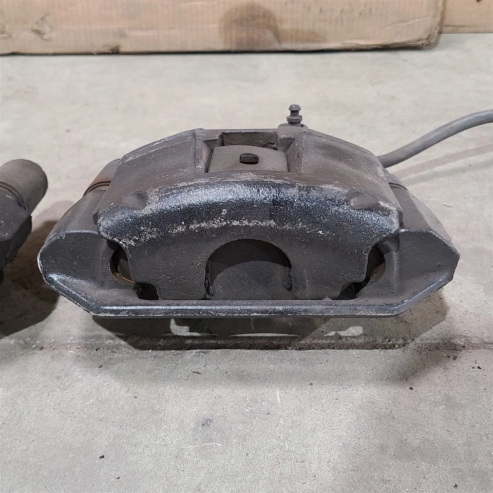 94-98 Ford Mustang Front Brake Calipers Lh Rh Set Aa7414 - Image 2 of 4