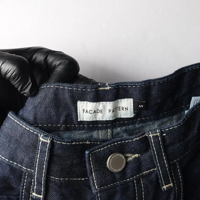 Deep Indigo Facade Pattern Classic Denim Jeans S - image 4