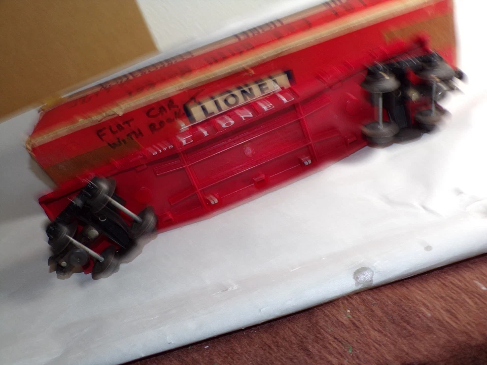 Lionel Vintage Original 6175 Flat car with rocket, original rocket, super clean - Image 3 of 4