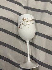 Moet & Chandon White Plastic Champagne Wine With Gold Logo