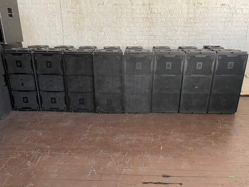 JBL VT4882 Midsize Arrayable 2-15" Subwoofer