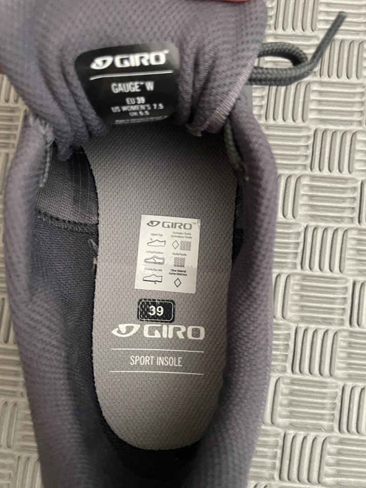 Zapatos de ciclismo Giro para mujer calibre montaña/interior - nuevos - talla 7,5 EE. UU./39EU Foto 4 de 4