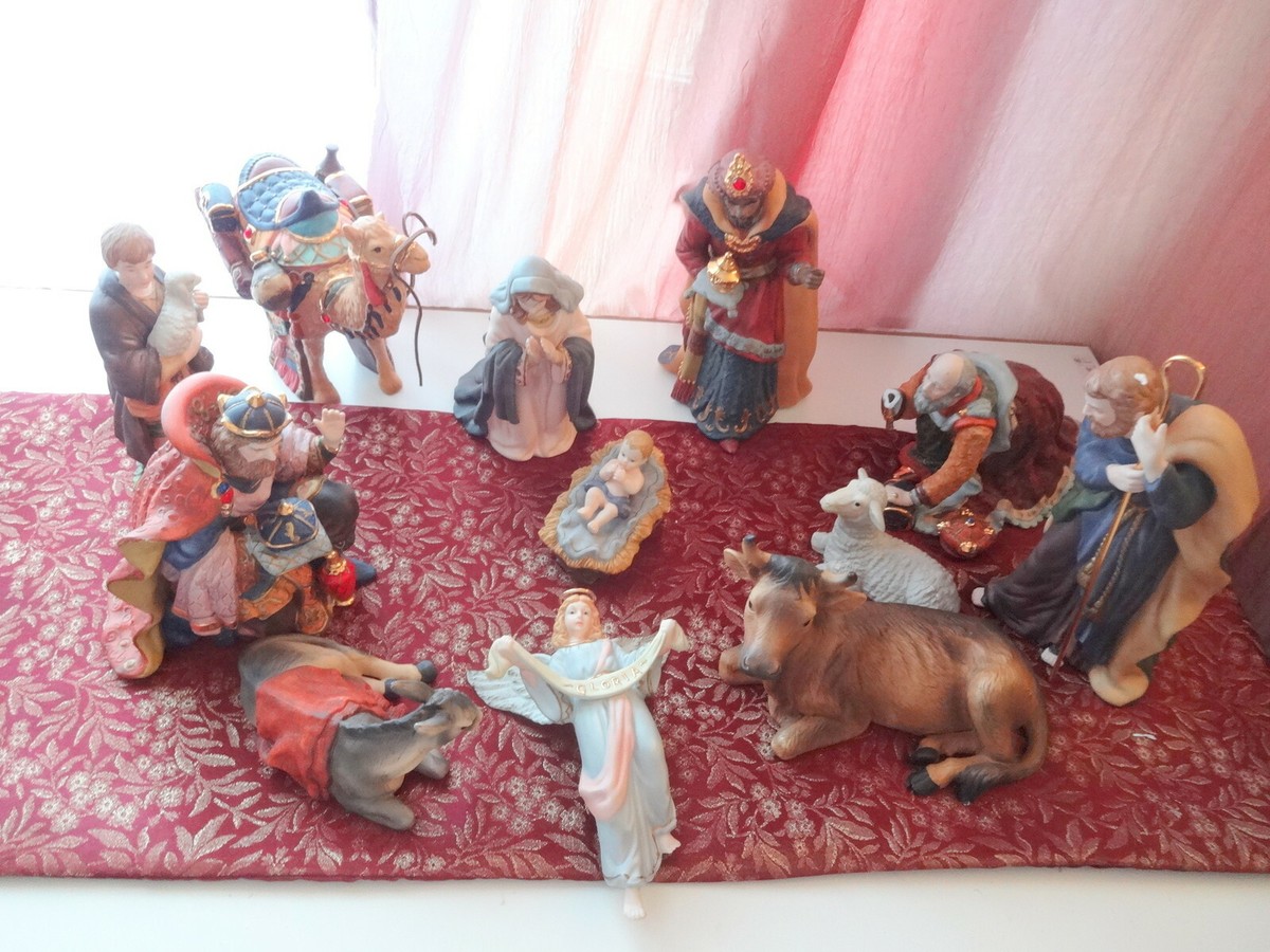 Kirkland Signature Nativity Set 13 Piece Hand Painted Christmas