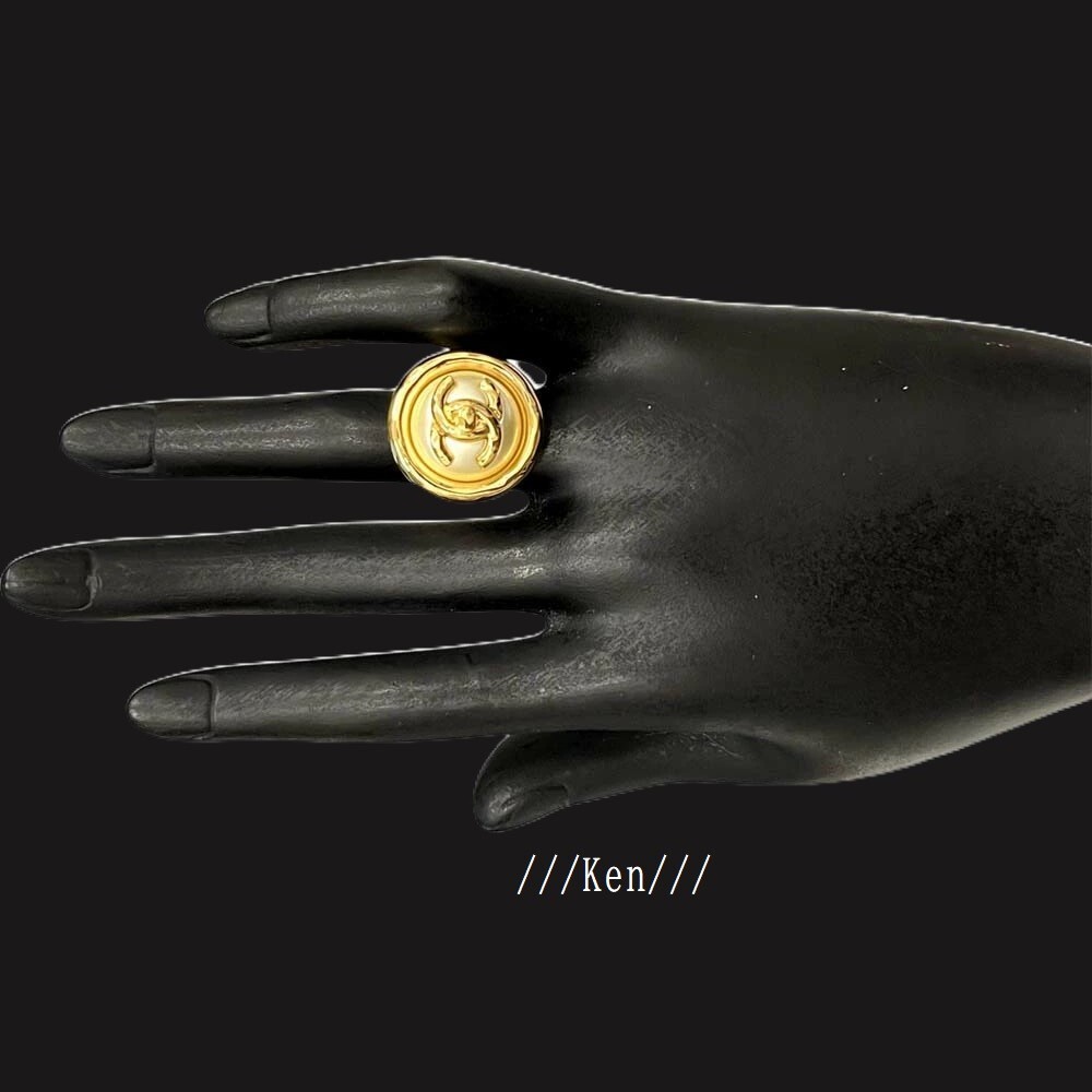 CHANEL Ring AUTH Vintage Rare CC GP Turn Lock Gold Pearl Medal