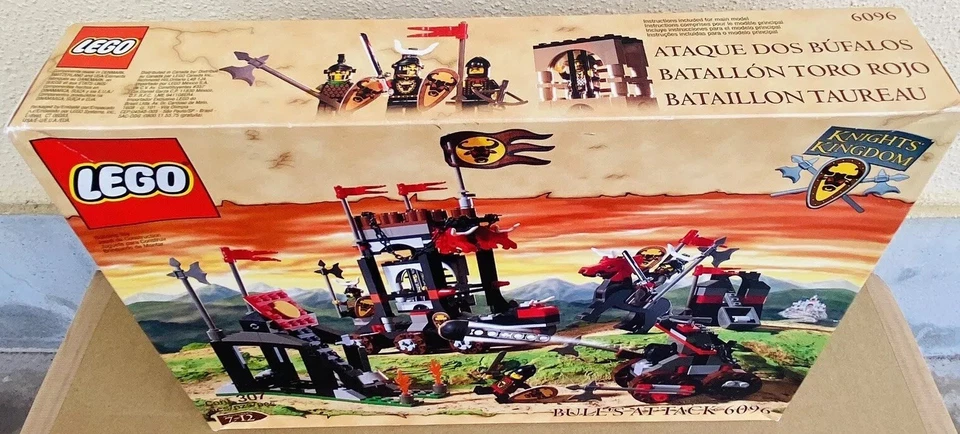 New LEGO Knights Kingdom: 6096 Bull's Attack Express Free Shipping - Image 2 of 4