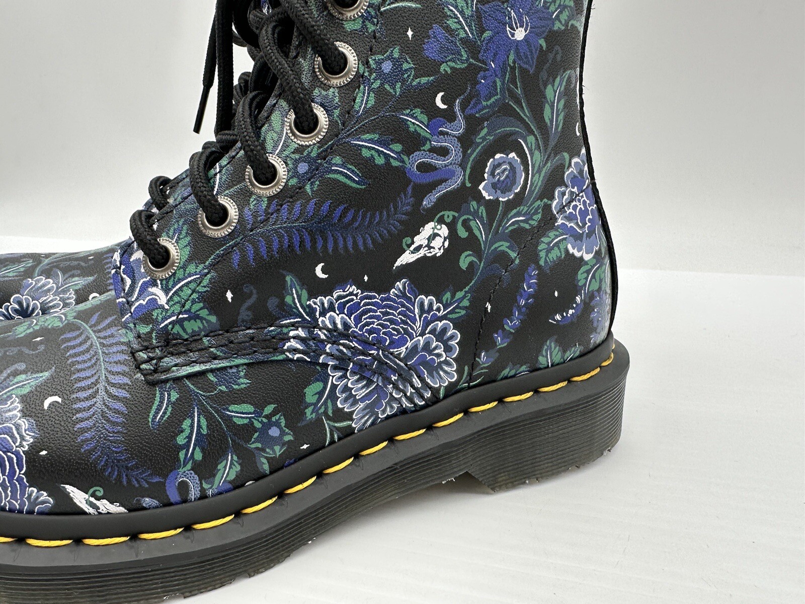 Rare Dr Martens 1460 Pascal Mystic Floral Lace Up Leather Boots Women's US 5 UK3 image 3