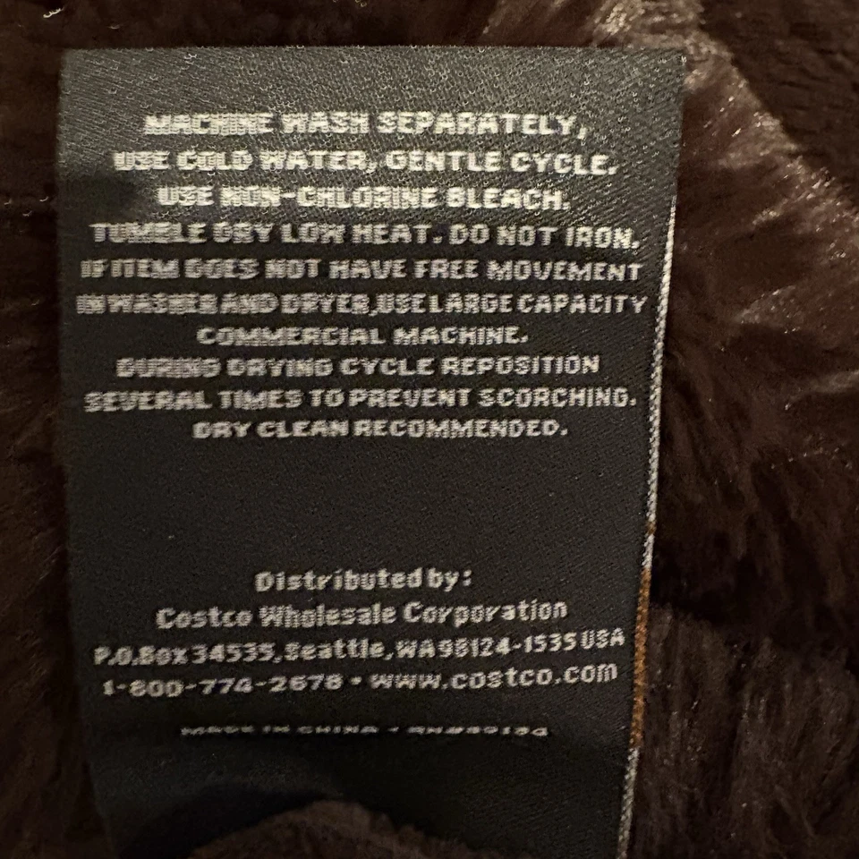 FRYE Faux Fur Large Throw Blanket 60x70" Reversible Dark Chocolate Brown Cozy - Image 4 of 4