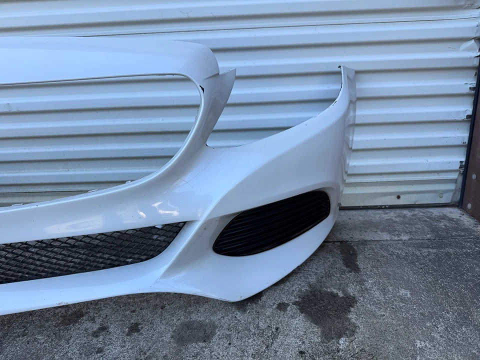 MERCEDES BENZ C400 C63 C300 W205 OEM FRONT BUMPER COVER WHITE - Image 2 of 4
