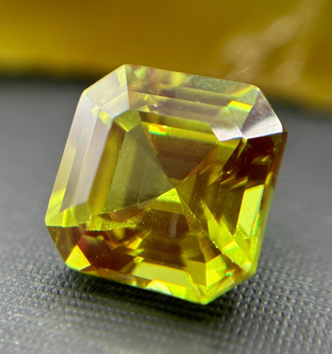 Laser Cr3+YAG Christmas garnet Czochralski lifted Gems 6.5ct Laser