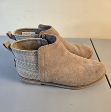 Girls TOMS Beige Suede Gray Pattern Ankle Boots Size 2