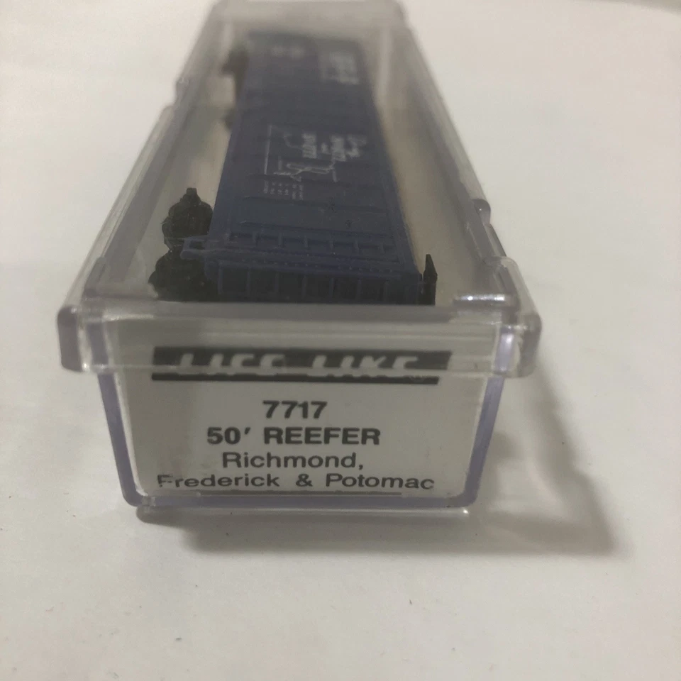 Life Like N Scale 50 Ft Reefer Richmond Frederick & Potomoc 2902 #7717 - Image 3 of 4