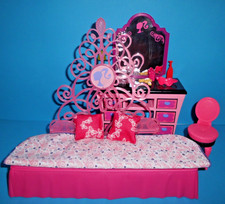 %**Barbie Möbel,Schlafzimmer*Bett,umbaubar zum Sofa*Schminktisch*Stuhl*Zubehör*%