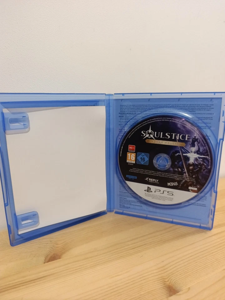 SOULSTICE DELUXE EDITION PS5 EURO OCCASION (EN/FR/DE/ES/IT/PT), photo 3 sur 3