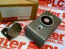 HONEYWELL S4003A-1003 / S4003A1003 (NEW IN BOX)