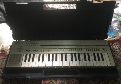 Vintage Yamaha PortaSound Pc-100 Electronic Keyboard With