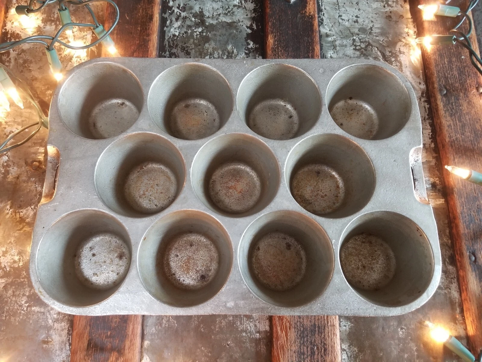Vintage Plated Wagner Ware Style "S" (1337) Cast Iron Muffin Gem Pan