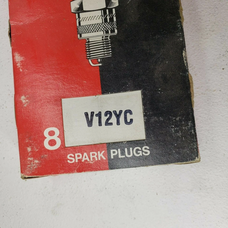 CHAMPION Spark Plugs RV12YC - NOS - 1 vintage box of 8 - Image 3 of 4