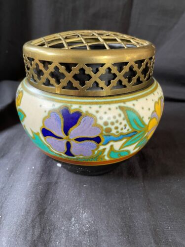 ancien rosier hollandais en faïence de Gouda. Appr 1920. Décoration fleur . Plusieurs marques . - Photo 2 sur 8