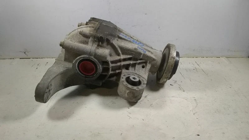 2015-2020 Dodge Charger Challenger RWD Rear Differential Carrier 2.62 Ratio OEM - Image 2 of 4