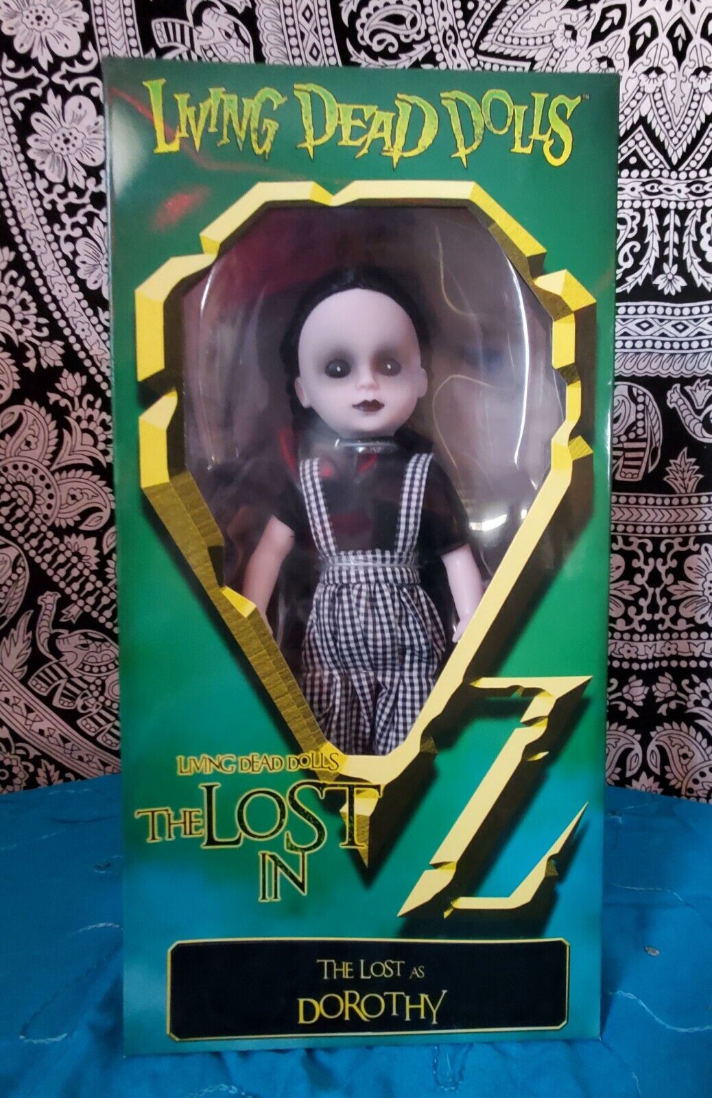 LIVING DEAD DOLL Presents The Lost in Oz ~ The Lost As Dorothy ~ NIB Mezco  Toys
