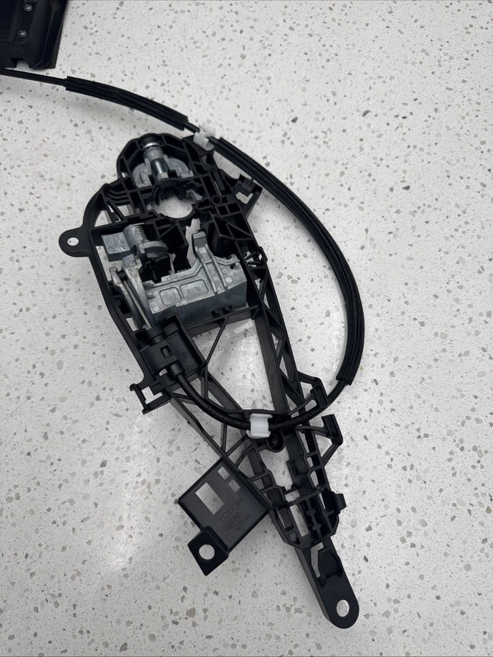 Actuador de bloqueo de pestillo de puerta delantera izquierda Chevy Cruze 2016-2019 usado B421-6 Foto 2 de 4