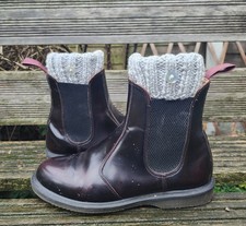 Ladies boot cuffs ankle warmers Light grey, pearl shell buttons Hand knitted