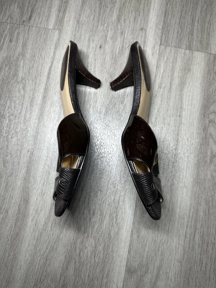 Sandálias femininas Cole Haan de couro preto salto gatinho tamanho 9 - Imagem 3 de 4