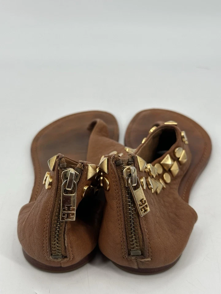 Босоножки Tory Burch коньячные коричневые кожаные с золотыми заклепками гладиаторские плоские стринги размер 8 M - Изображение 4 из 4