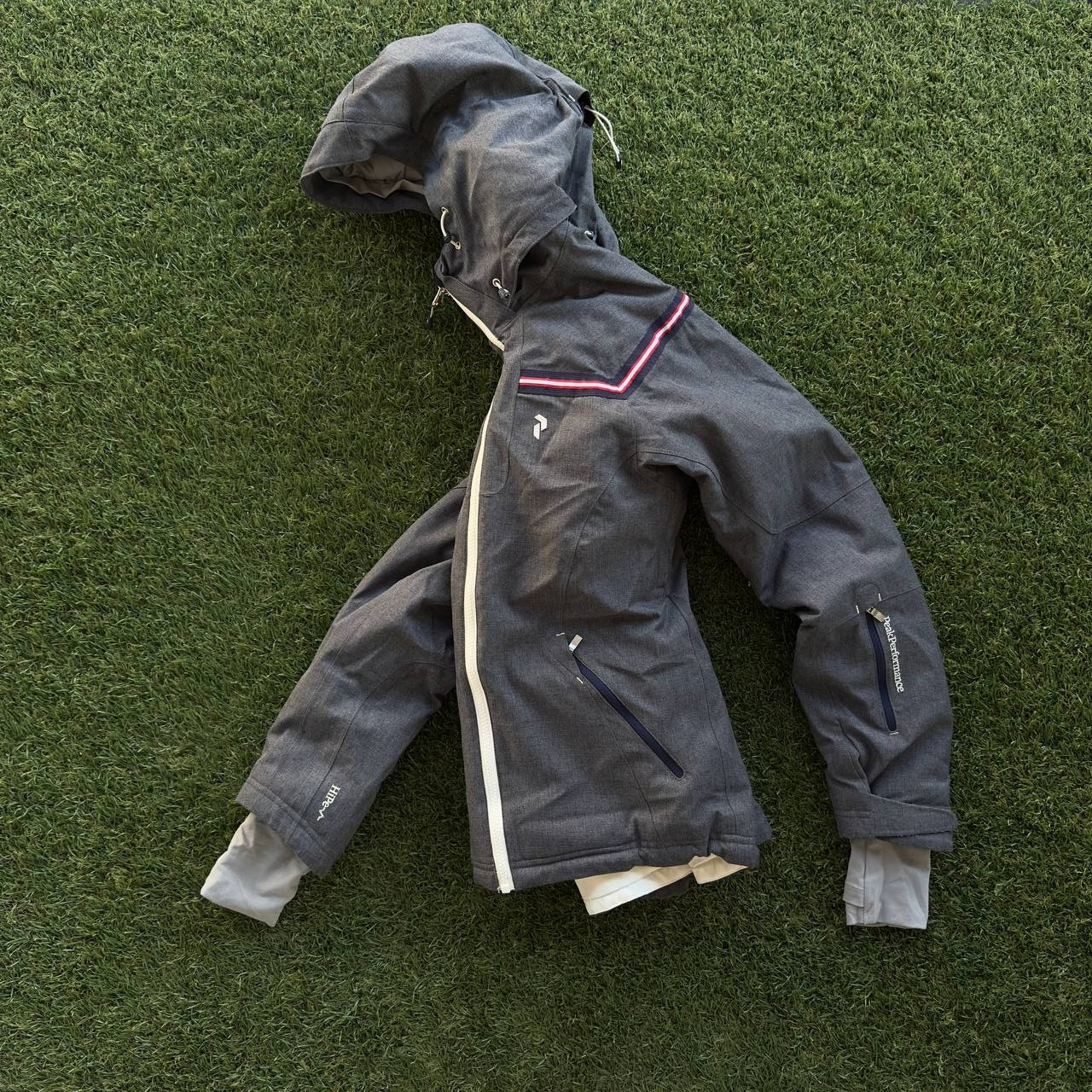 PEAK PERFORMANCE LACLUS SKI JACKET INSULATED HIPE… - image 1