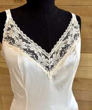 Vintage full slip Nylon lingerie MAIDENFORM 38 L. beige lace trim stretch straps