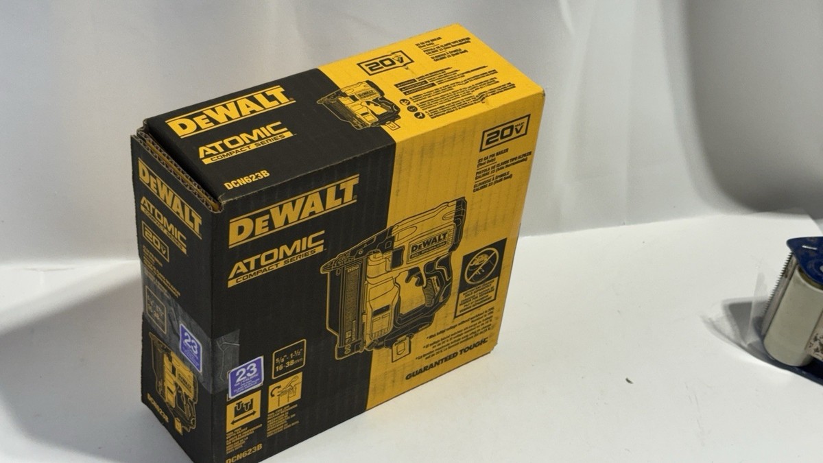 DEWALT Atomic Compact 20V MAX Brushless Cordless 23 Gauge Pin