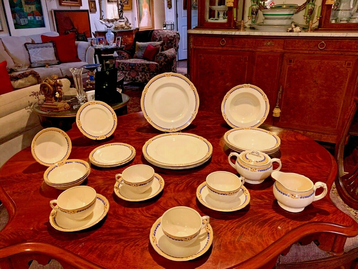 GRINDLEY, England Cream Petal pattern 26-piece, Service Dinnerware