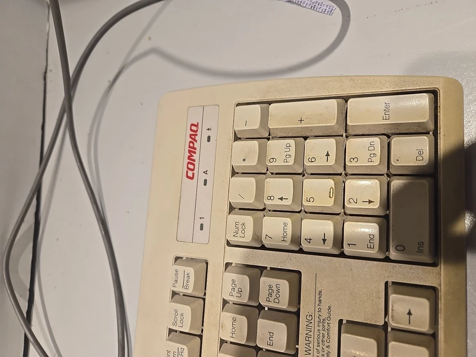 Vintage Beige Compaq Keyboard RT7A56TW - Image 3 of 4