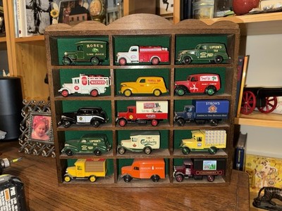 Lot of 15 Lledo Days Gone Diecast Trucks + Display Case   Advertising Vans