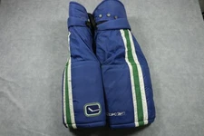 Game Used Vancouver Canucks Hockey Pants Senior Large Reebok MHP7000 SE NHL