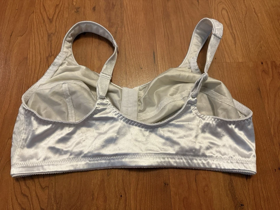 Vintage Just My Size White Bra 42DD Comfort Strap Wireless White - Image 4 of 4