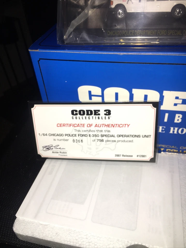 code 3 collectibles chicago police ford e-350 special ops unit Only 750 Made - Image 4 of 4