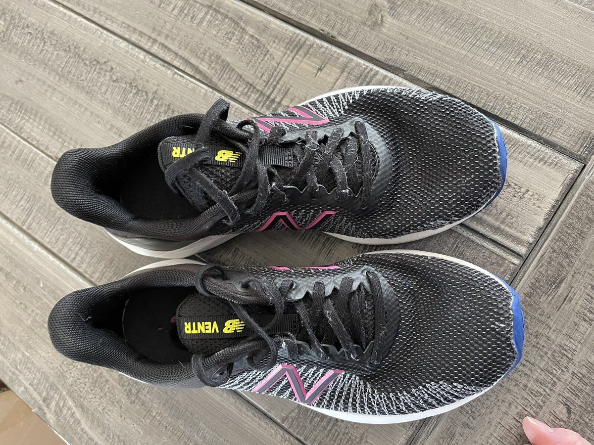 NEW BALANCE Black Hot Pink Sneakers Tennis Shoes Running  display picture 1