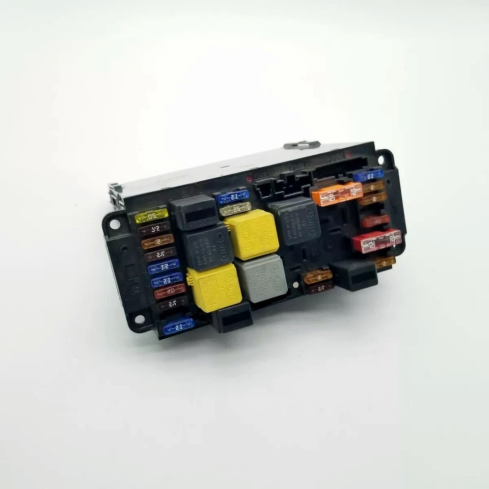 01-09 Mercedes W203 C230 C240 C280 Front Fuse Relay SAM Module Junction Box OEM - Image 4 of 4