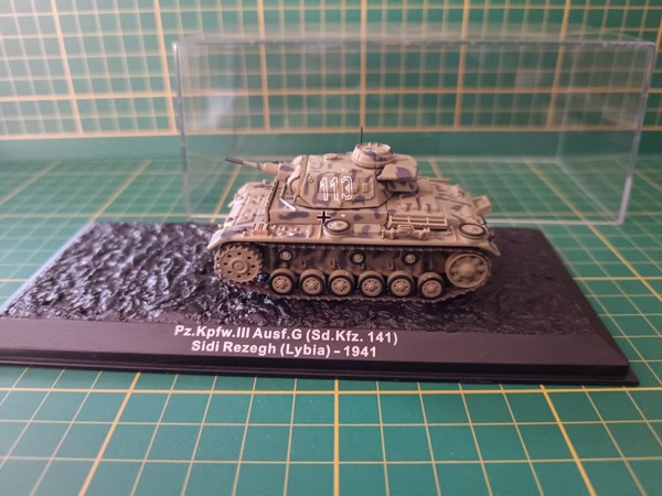 TANQUE 1/72 PZ.KPFW.III -LYBIA 1941