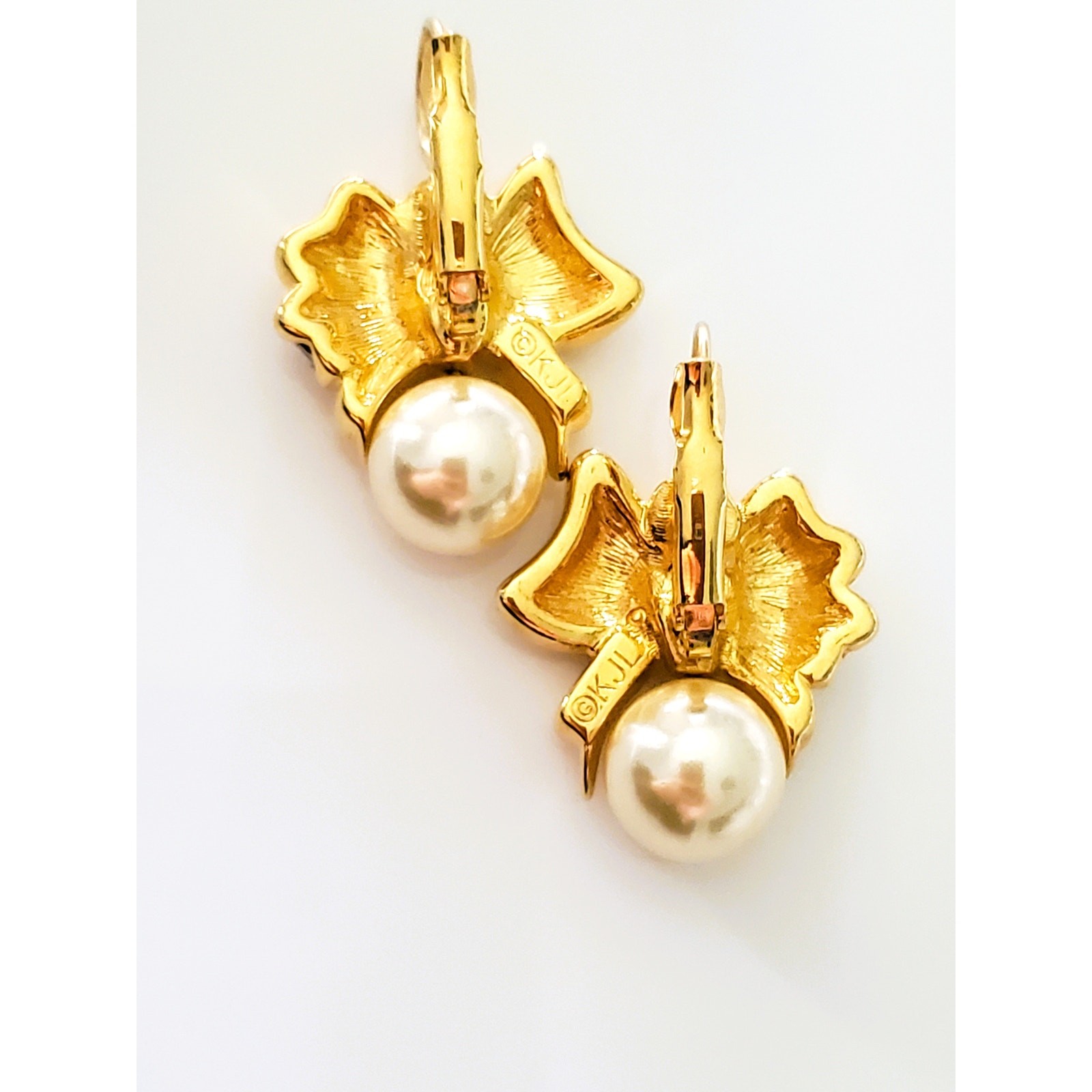 Vintage Kenneth Jay Lane Bow and Pearl Rhinestone… - image 2
