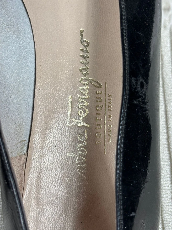 Salvatore Ferragamo Black Patent Grograin Brass Logo Flat Dress Shoes Size 9.5B - Image 3 of 4